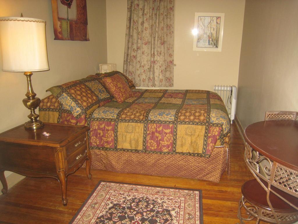 Deadwood Dick'S Hotel Bilik gambar