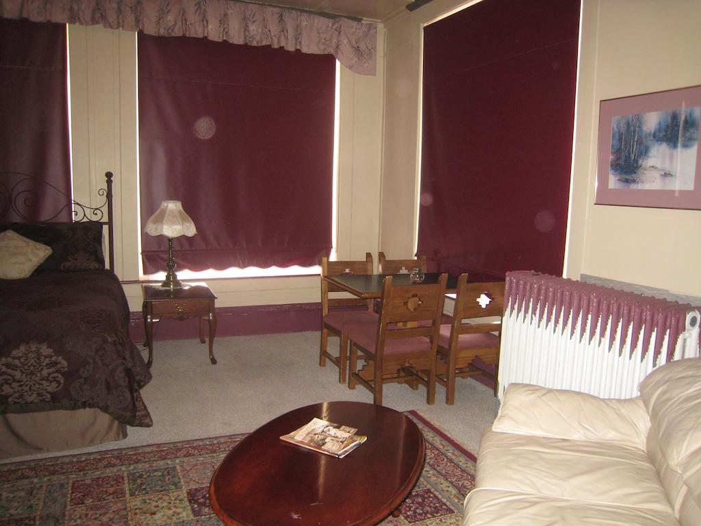Deadwood Dick'S Hotel Bilik gambar