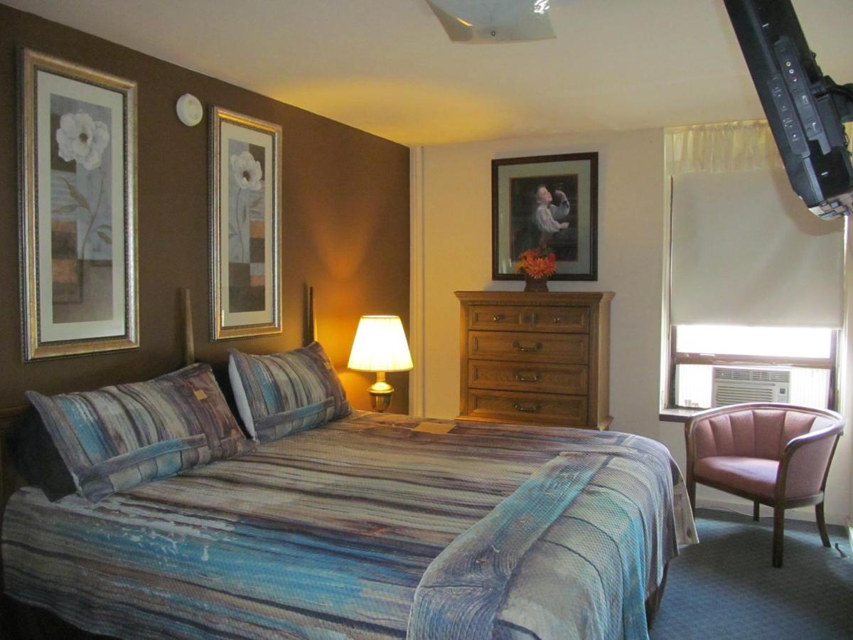 Deadwood Dick'S Hotel Bilik gambar
